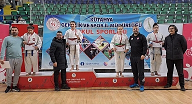 Akhisar Altı Eylül Ortaokulu Judo'da damga vurdu