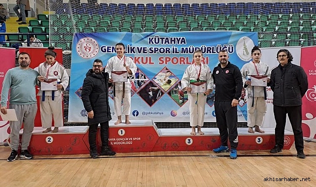 Akhisar Altı Eylül Ortaokulu Judo'da damga vurdu