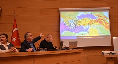 Akhisar Belediyesi deprem konusunda halkı bilinçlendirmeye devam ediyor
