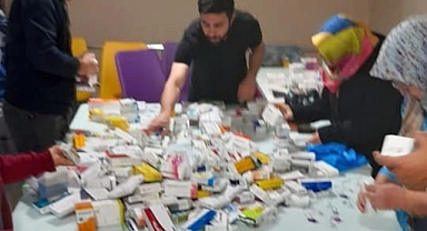 Akhisar'da deprem bölgesine tıbbi malzeme desteği
