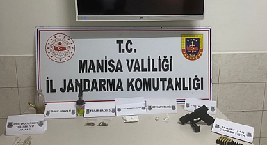 Akhisar'da durdurulan araçta esrar ve uyuşturucu ele geçirildi