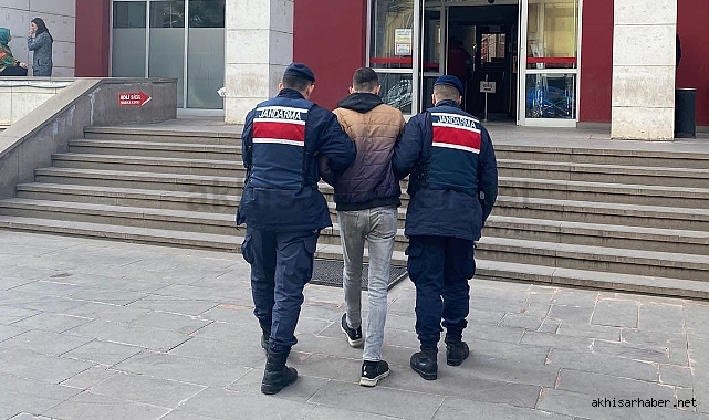 Akhisar'da hakkında yakalama kararı olan 3 kişi tutuklandı