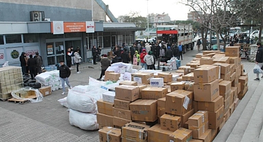 Akhisar'dan deprem bölgesine 27 tır yardım gitti