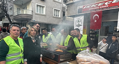 Akhisar Lokantacılar Odası ekmek arası sucuk ikramında bulundu