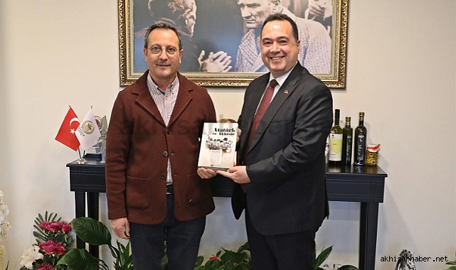Atatürk'ün Akhisar'a gelişinin 100.yıl anısına özel kitap hazırlandı