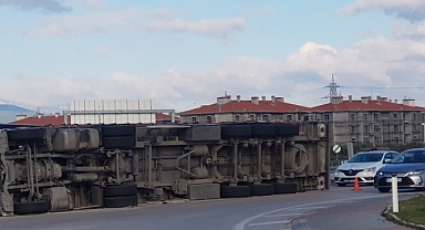 Medar yeni kavşakta yine kaza
