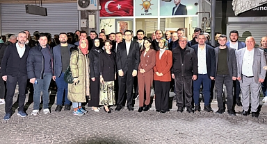 AK Parti İlçe Başkanı İsmail Sözcüer yeni yönetimini tanıttı