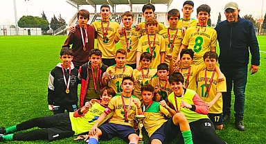 Akhisar Ali Şefik Ortaokulu il birincisi oldu