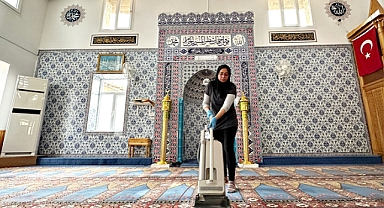 Akhisar Belediyesi'nden Ramazan ayı öncesi camilerde kapsamlı temizlik