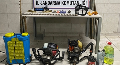 Akhisar'da kaçak kazı yapan 2 kişi gözaltına alındı