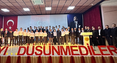 Akhisar'da Şehitler anıldı! Çanakkale ruhu tekrar yaşandı