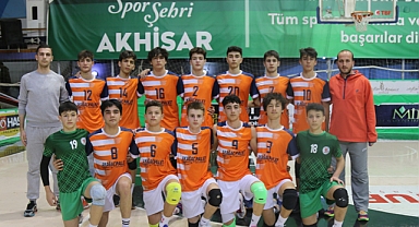 Akhisarlı gençler voleybolda il birincisi oldu