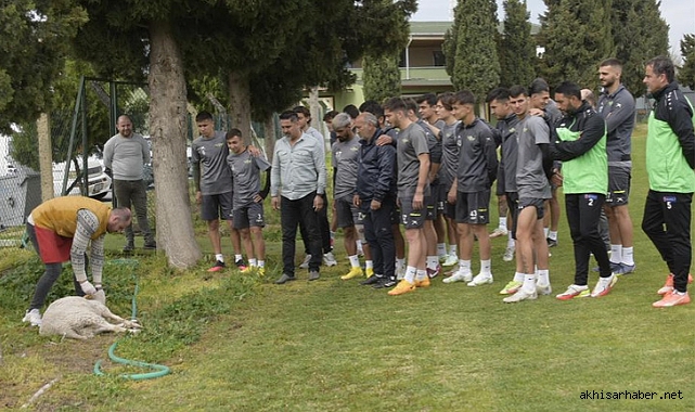 Akhisarspor, Bergama maçı öncesi kurban kesti