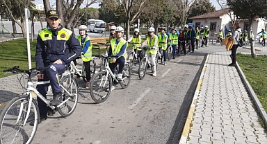Jandarma'dan, Ülkü Ortaokulu öğrencilerine trafik dersi