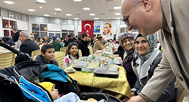 AK Parti Aday Adayı Fatih Füzün, depremzedelerle iftarda buluştu