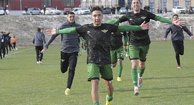 Akhisarspor, son dakikada attığı 2 golle 3 puan aldı