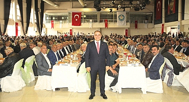 Ali Uçak, tüm muhtarlarına cep telefonu numarasını verdi