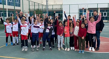 Geleneksel çocuk oyunları Akhisar' da düzenlendi