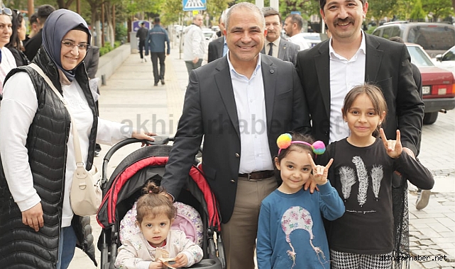 Projeleri ve hedefleriyle vatandaşın umudu oldu: Manisa Ali Uçak'ı bağrına bastı