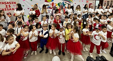 Tıfıl Anaokulu 23 Nisan gösteri izleyenleri mest etti