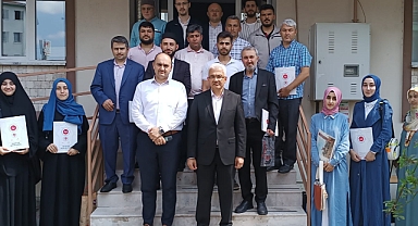 Akhisar'da Deprem Bölgesinde Görev Yapan Personele Başarı Belgeleri Verildi