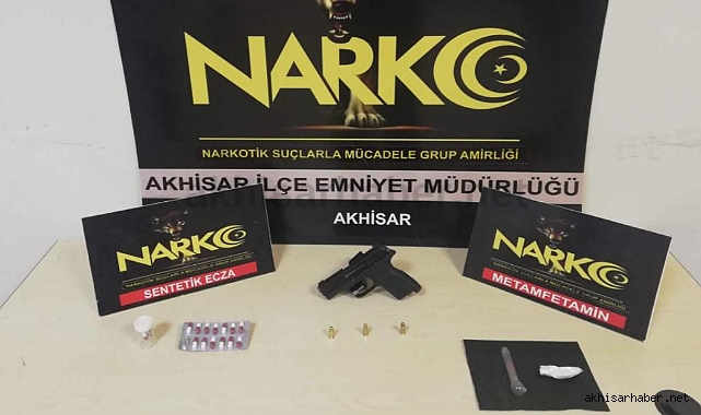 Akhisar'da uyuşturucu ticareti yapan 2 kişi yakalandı