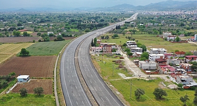 Akhisar-Dikili arasındaki Bergama çevre yolu açıldı