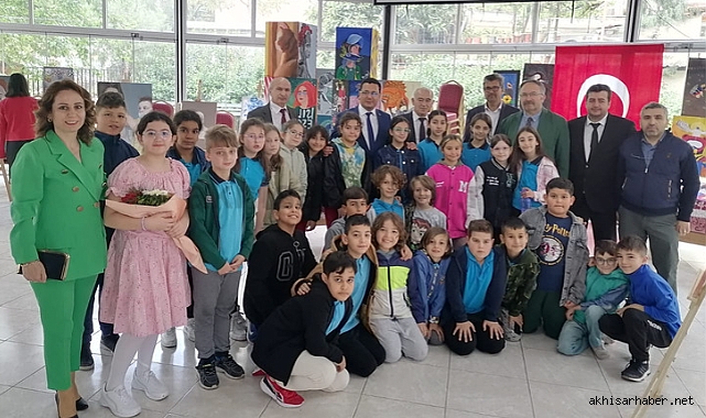 Öğrencilerin renkli dünyası resim sergisi açıldı