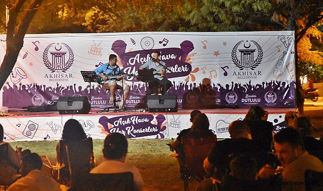 Açık hava yaz konserleri gölet alanında devam etti