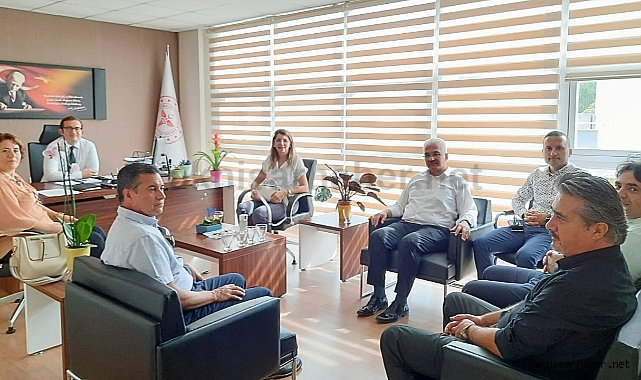 Kurum müdürlerinden Akhisar İlçe Sağlık Müdürüne hayırlı olsun ziyareti