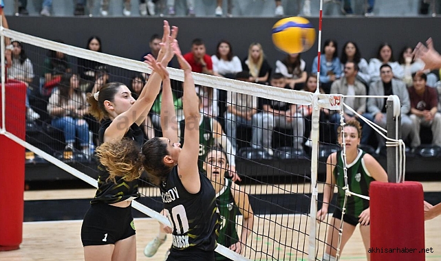 Akhisar Belediye Voleybol, Manisa'da uzatmalarda kaybetti