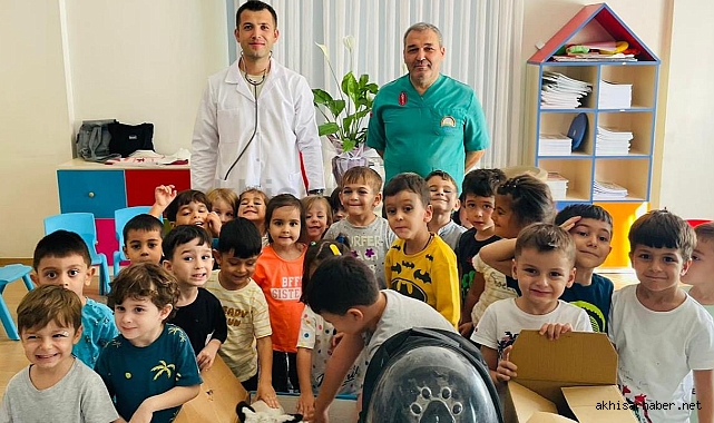 Akhisar'da Dünya Hayvanları Koruma Günü'nde Minikler İçin Özel Etkinlik