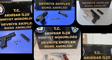 Akhisar'da Eylül Ayında 25 Ruhsatsız Tabanca ve 14 Ruhsatsız Silah Ele Geçirildi