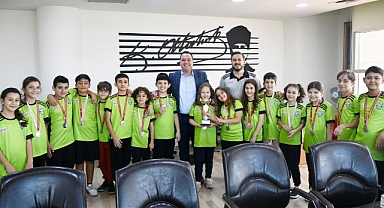 Başkan Dutlulu, Halk Oyunları ekibini konuk etti