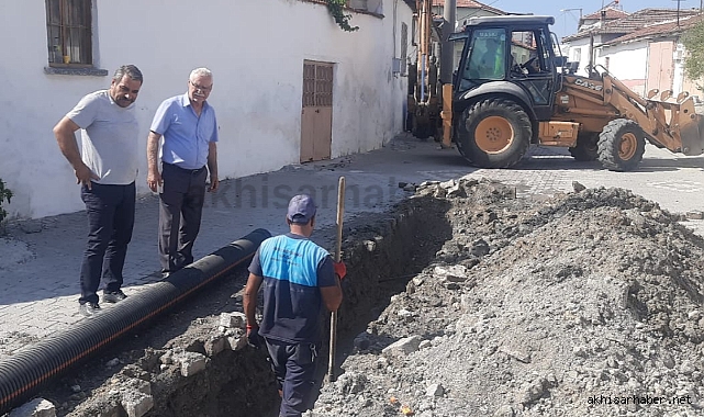 Dereköy Mahallesinde Kanalizasyon Hattı Yenileniyor