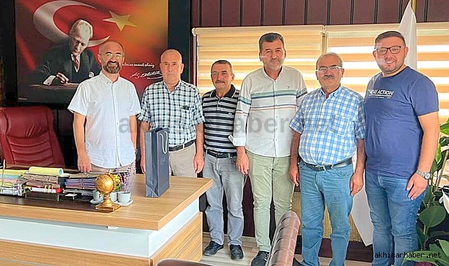 Gaziler ve Şehit Aileleri Derneği Akhisar Şubesi, Başhekim Hamza Bambal'ı Ziyaret Etti