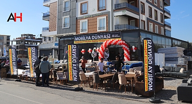 Mobilya Dünyası, Akhisar'da Kapılarını Açtı