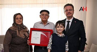 Vali Ünlü'den Akhisar'da Şehit Ailesine Anlamlı Ziyaret