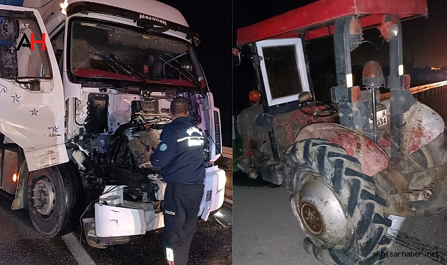 Alaşehir'de Korkutan Trafik Kazası: TIR, Traktöre Arkadan Çarptı, 2 Yaralı