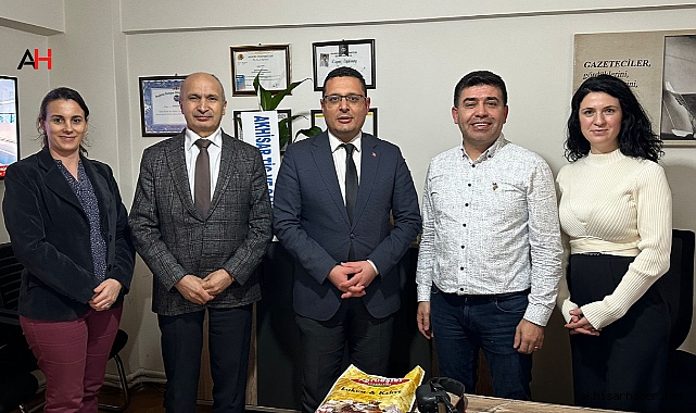 Akhisar İlçe Milli Eğitim Müdürlüğü'nden Gazeteciler Günü Kutlaması