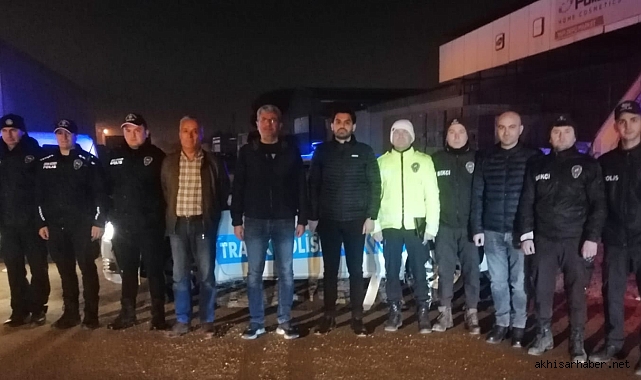 Görev Başında Yeni Yılı Kutlayan Kahramanlara Kaymakam Kütük’ten Sürpriz Ziyaret