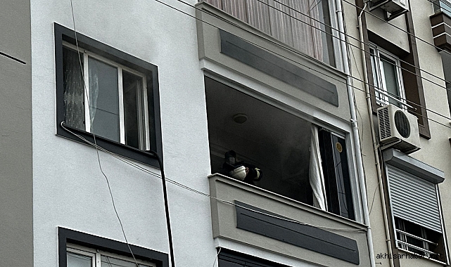 Akhisar'da Apartman Yangını: Anne ve Çocuk Güvende