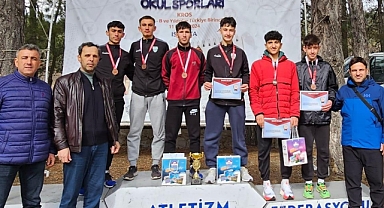 Kayhan Ergun Mesleki ve Teknik Anadolu Lisesi Kros Takımı Türkiye Üçüncüsü Oldu