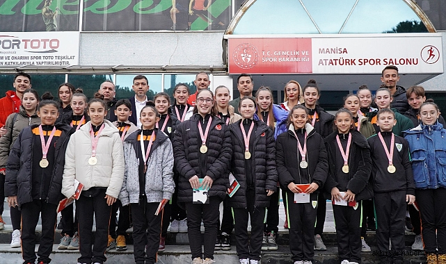 Manisa Sporun Zirvesinde: İl Müdürü Öztürk Başarılı Sporcuları Ağırladı