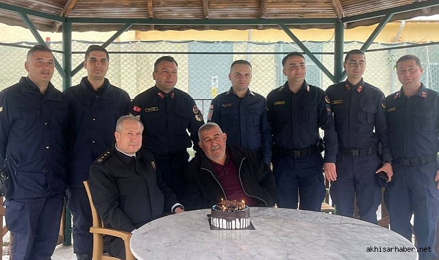 Akselendi'de Şehit Babasına Doğum Günü Sürprizi