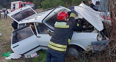 Gördes’te Trafik Kazası: Otomobil Ağaca Çarptı, Sürücü Yaralandı