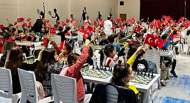 Akhisar 23 Nisan Ulusal Egemenlik Ve Çocuk Bayramı Hızlı Satranç Turnuvası