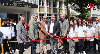 Akhisar'da "Engelsizsiniz" Fotoğraf Sergisi Açıldı