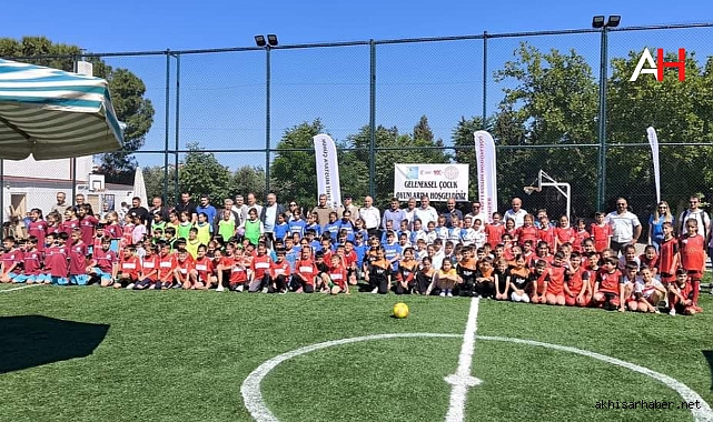 Akhisar'da Geleneksel Çocuk Oyunları Projesi Bölge Finalleri Coşkusu