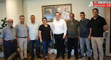 Başkan Dutlulu, Hürriyet Mahallesi Muhtarını ve Azalarını Ağırladı